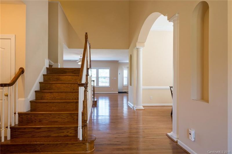 304 Castlestone Ln, Matthews, NC 28104