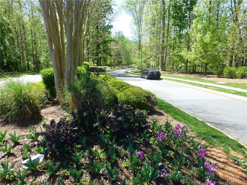3052 Kings Manor Dr, Matthews, NC 28104