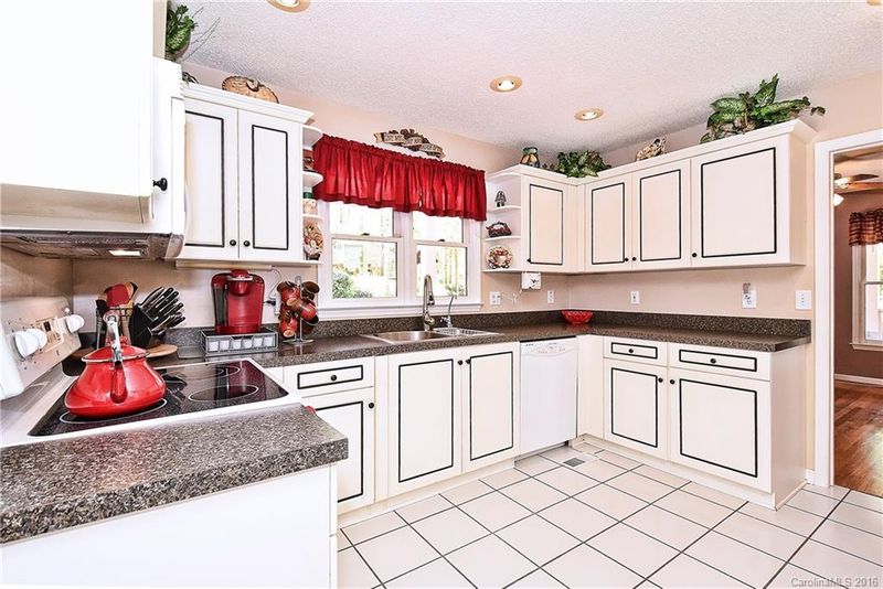 190 Crosscut Dr, Denver, NC 28037