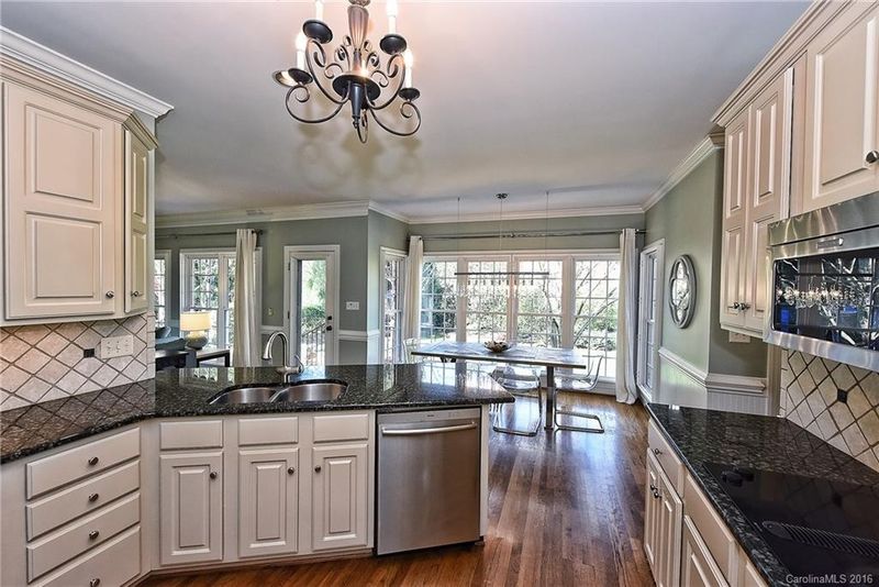 6514 Long Meadow Rd, Charlotte, NC 28210