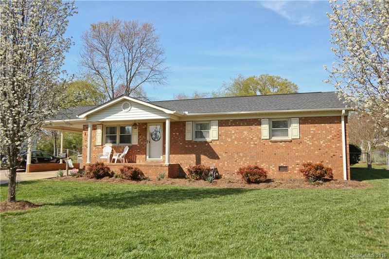 212 W 21st St, Kannapolis, NC 28081