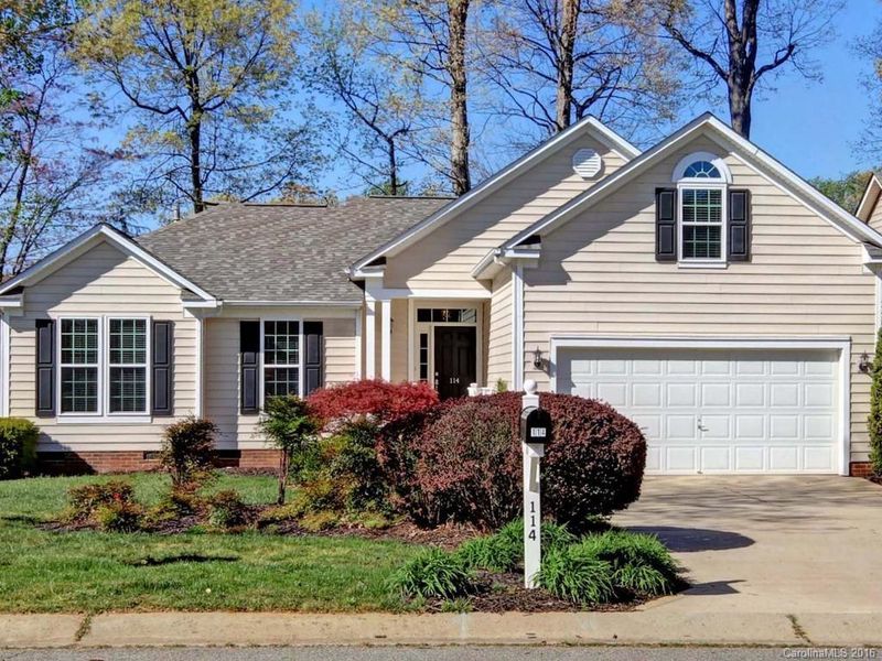 114 Foxtail Dr, Mooresville, NC 28117