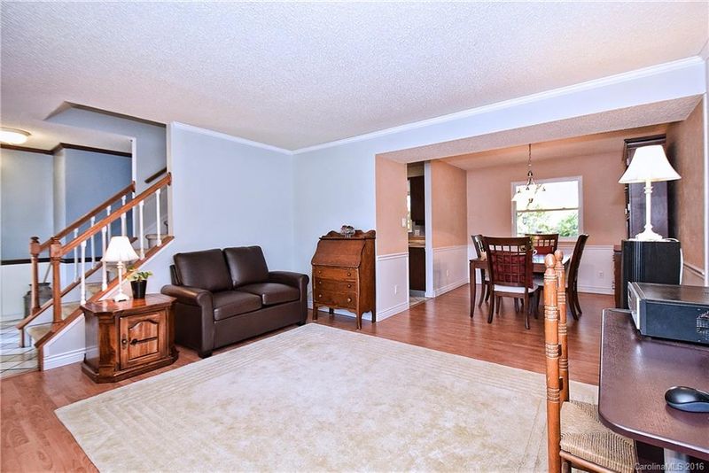5700 Cedar Crest Ct, Charlotte, NC 28226