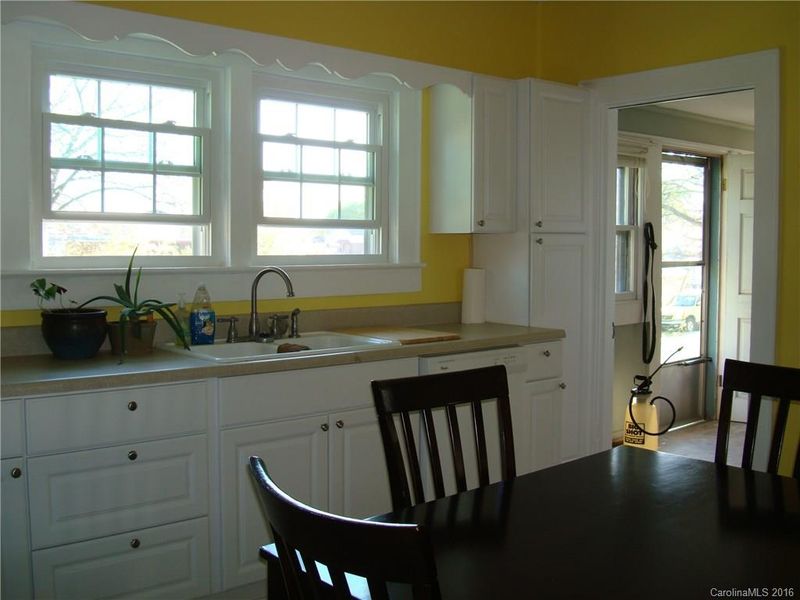 10 Klutz St, Maiden, NC 28650
