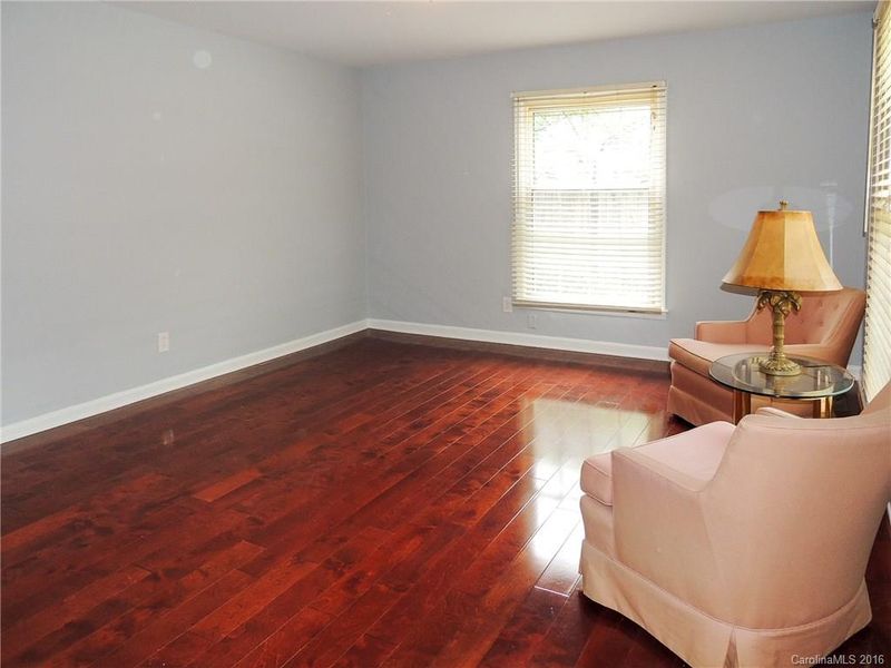 5026 Glenbrier Dr, Charlotte, NC 28212