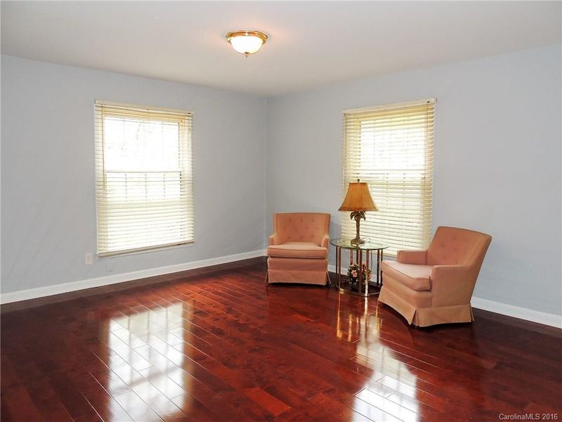 5026 Glenbrier Dr, Charlotte, NC 28212