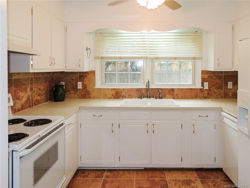 5026 Glenbrier Dr, Charlotte, NC 28212