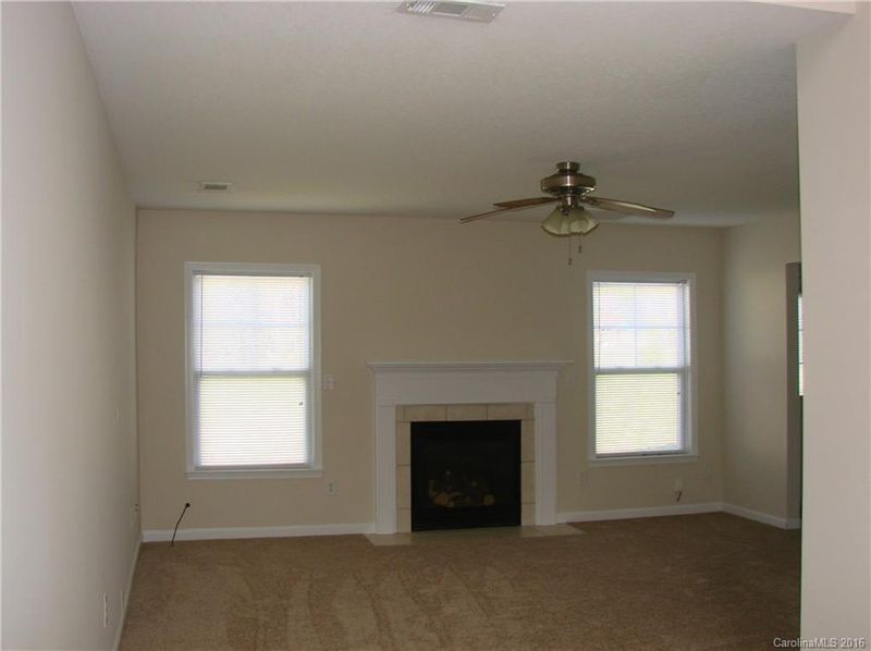 1502 Long Paw Ln, Charlotte, NC 28214