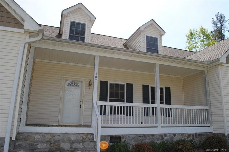 107 Maxfli Dr, Statesville, NC 28677