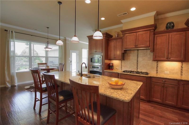 10538 Spring Crest Dr, Harrisburg, NC 28075