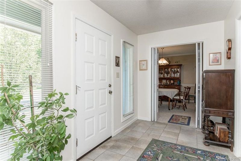 4001 Meadowridge Dr #27, Charlotte, NC 28226