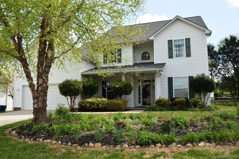 2058 Bluebonnet Ln, Matthews, NC 28104