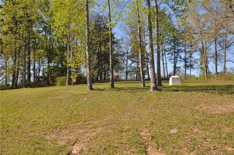 3726 Waderidge Trl, Iron Station, NC 28080