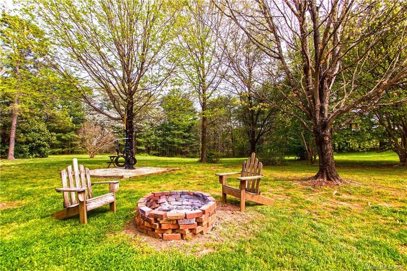 1975 - 2001 Maiden Rd, Maiden, NC 28650