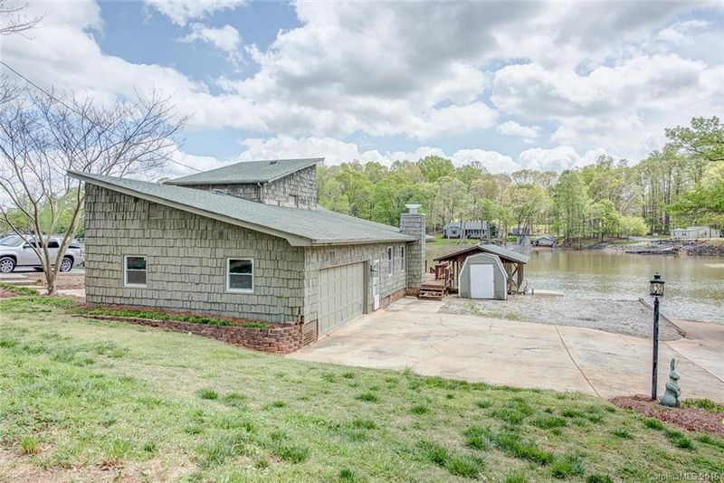 505 Paradise Cir, Belmont, NC 28012