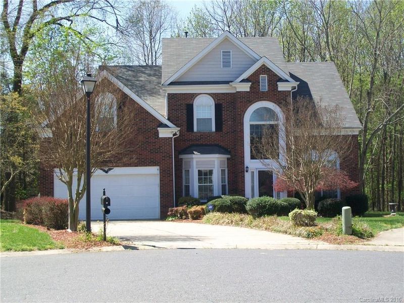 11200 Laurel View Dr, Charlotte, NC 28278