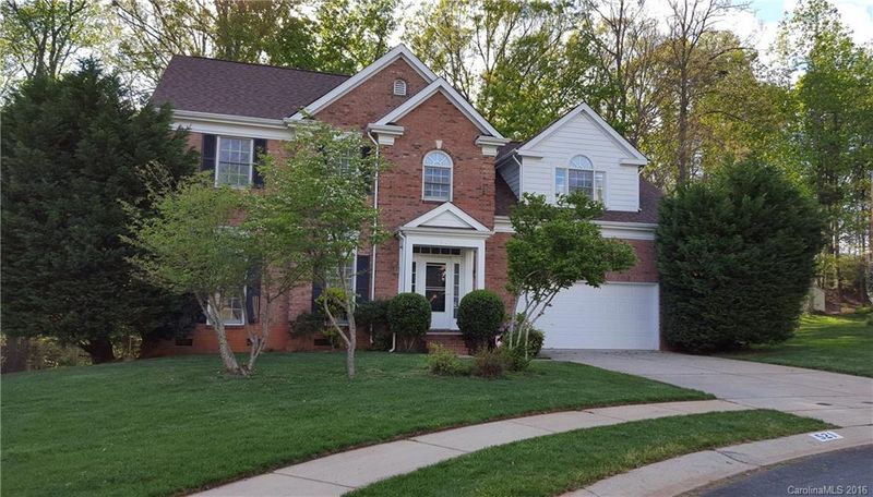 521 Clairview Ln, Matthews, NC 28105