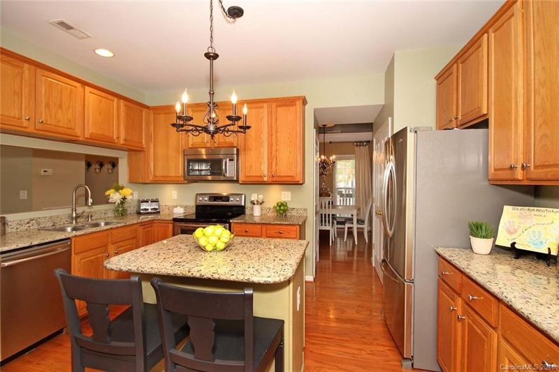 10635 Quarrier Dr, Cornelius, NC 28031