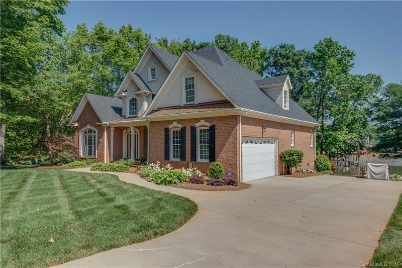 402 Sebring Dr, Belmont, NC 28012