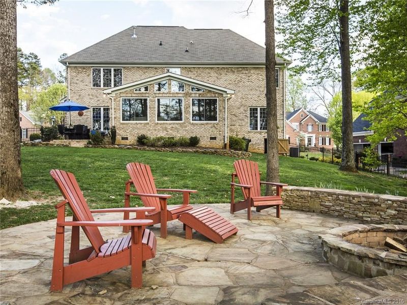 9509 Devonshire Dr, Huntersville, NC 28078