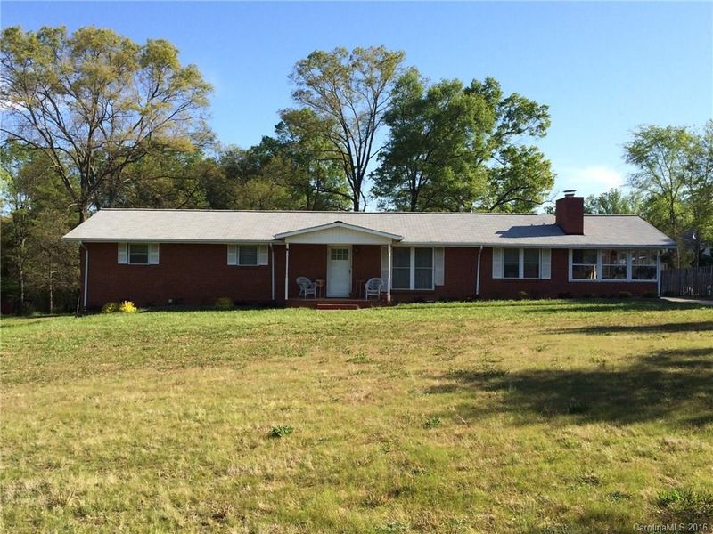 9738 Harwood Ln, Charlotte, NC 28214