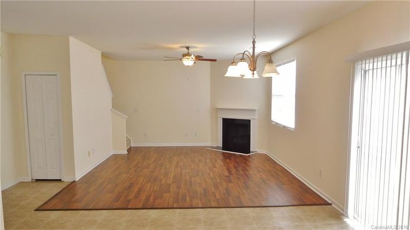 7439 Lamplighter Close Dr, Matthews, NC 28105