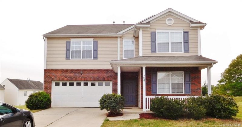 7439 Lamplighter Close Dr, Matthews, NC 28105