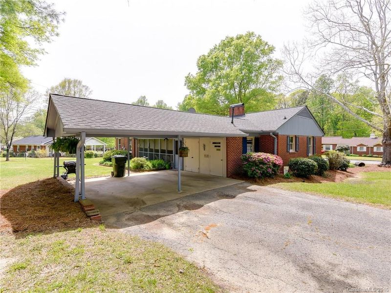 504 Pine Grove Ave, Cherryville, NC 28021