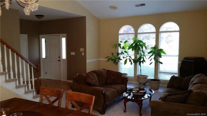 9416 Lake Spring Ave, Charlotte, NC 28216