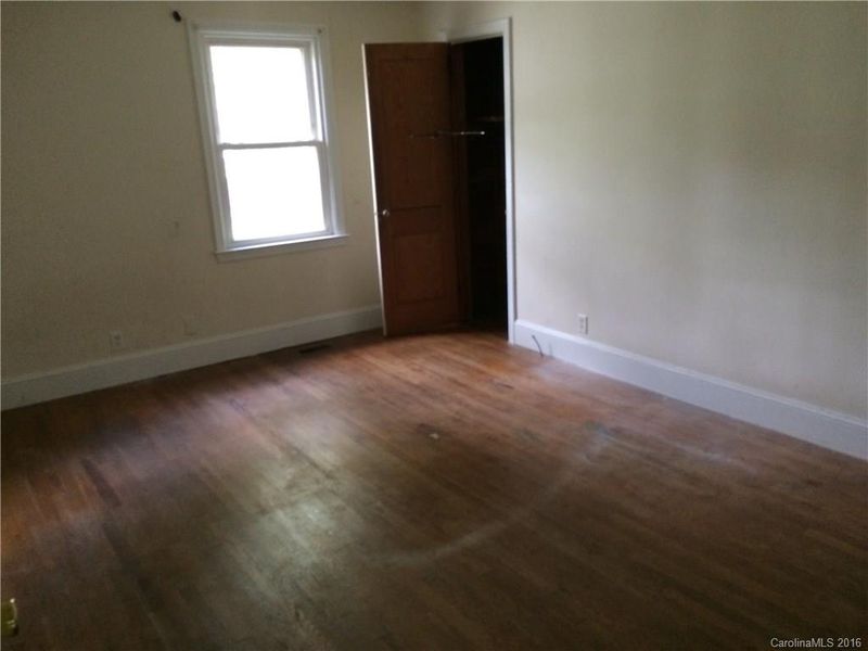 7206 Tuckaseegee Rd, Charlotte, NC 28214