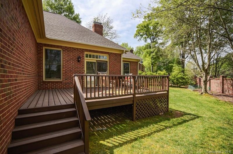 6901 Green Turtle Dr, Charlotte, NC 28210
