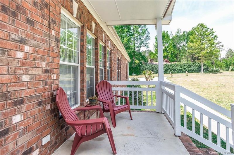3712 Davis Dr, Charlotte, NC 28270