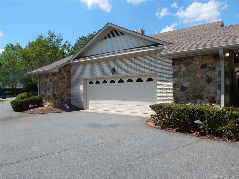 5803 Shoreview Dr, Concord, NC 28025