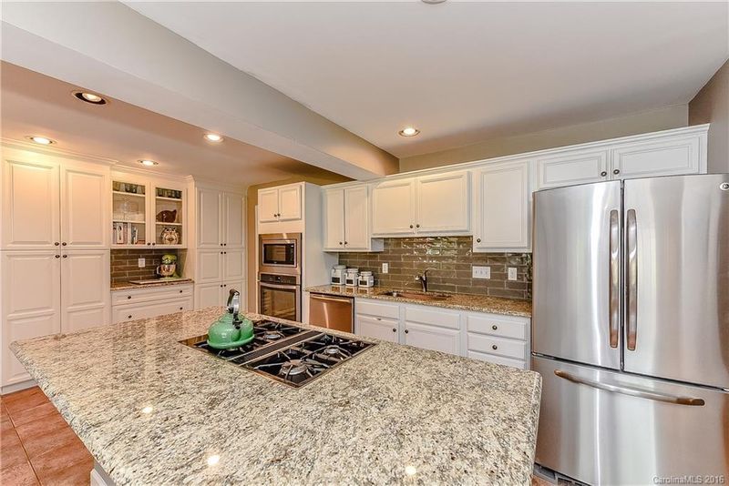 3240 Windsor Dr, Charlotte, NC 28209