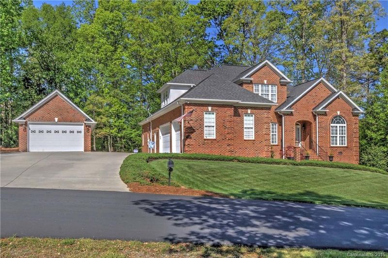 7630 Turnberry Ln, Denver, NC 28164