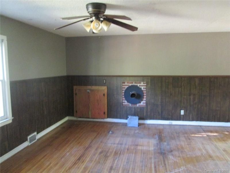1435 Sherwood Dr, Kannapolis, NC 28081