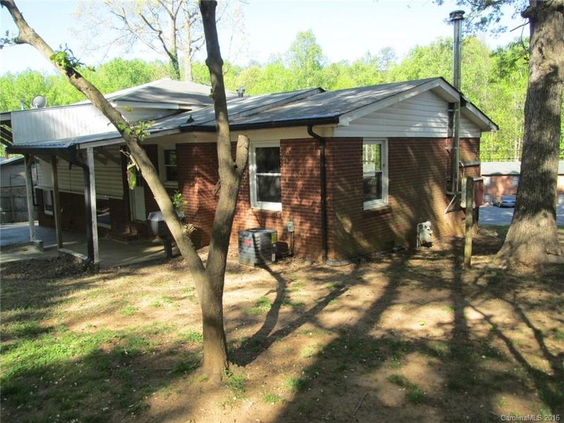 1435 Sherwood Dr, Kannapolis, NC 28081
