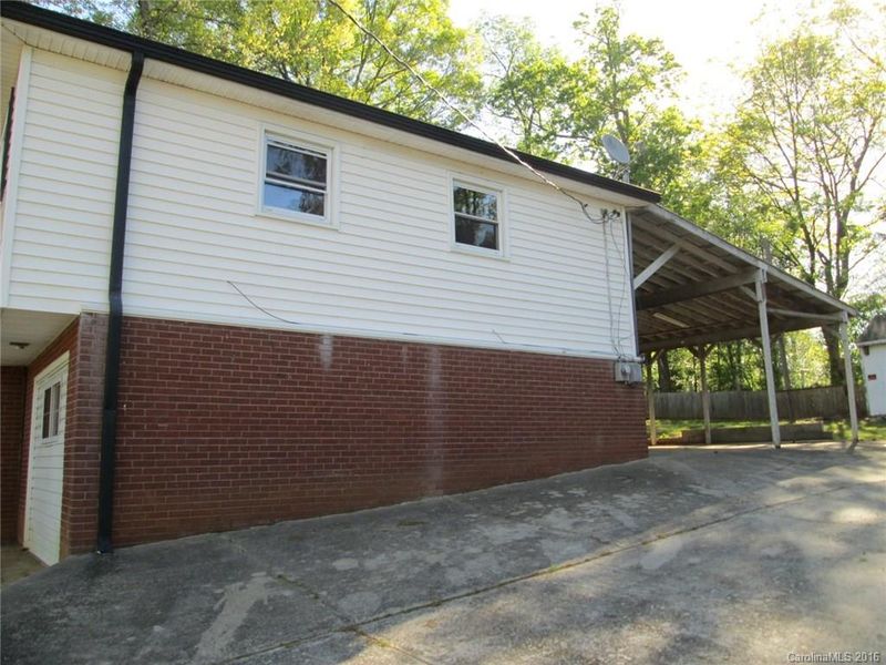 1435 Sherwood Dr, Kannapolis, NC 28081