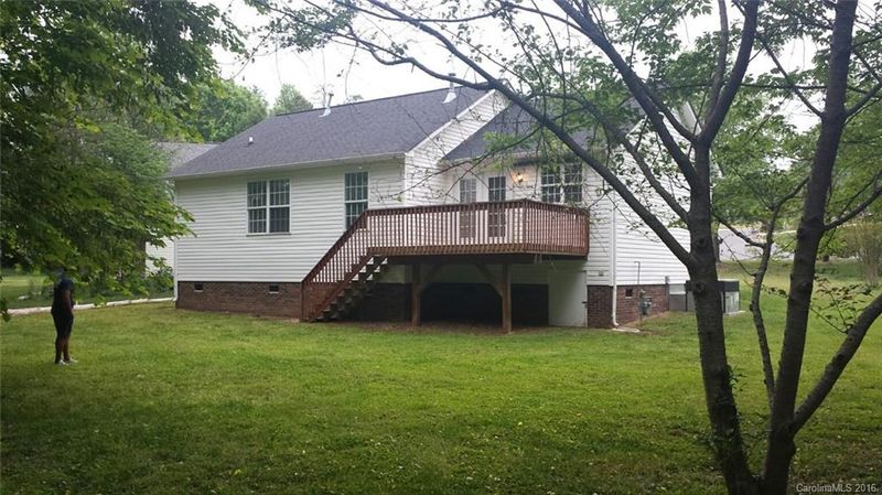 915 Oxford Ct, Concord, NC 28025