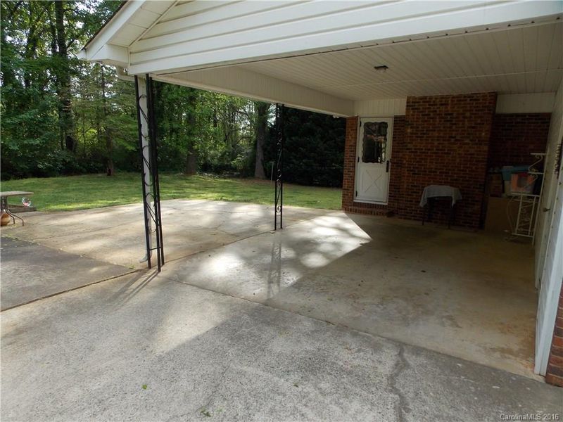 2120 Gemway Dr, Charlotte, NC 28216