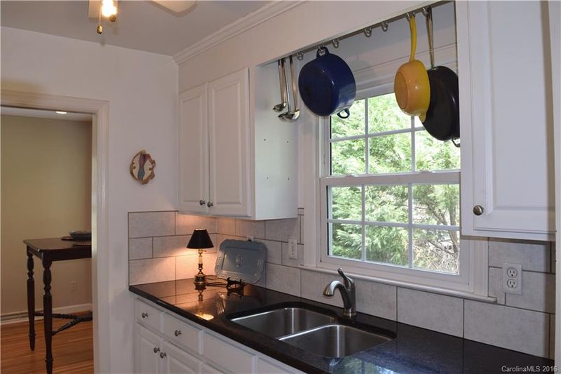 1348 Braeburn Rd, Charlotte, NC 28211