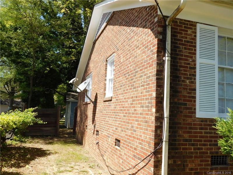 829 Squirrel Hill Rd, Charlotte, NC 28213