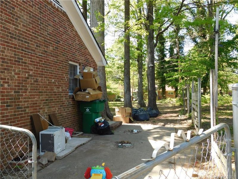 829 Squirrel Hill Rd, Charlotte, NC 28213