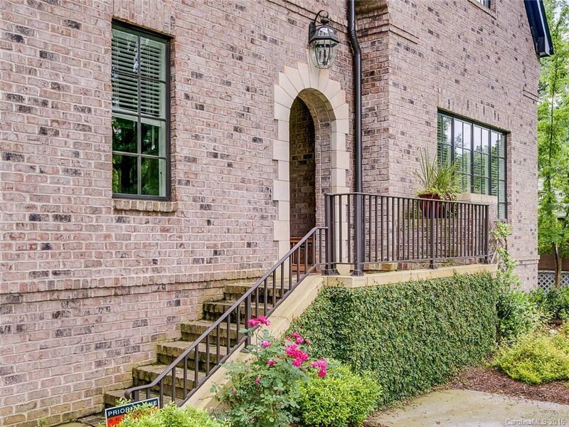 305 Rocklyn Pl, Charlotte, NC 28209