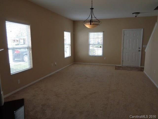 8337 Ainsworth St, Charlotte, NC 28216