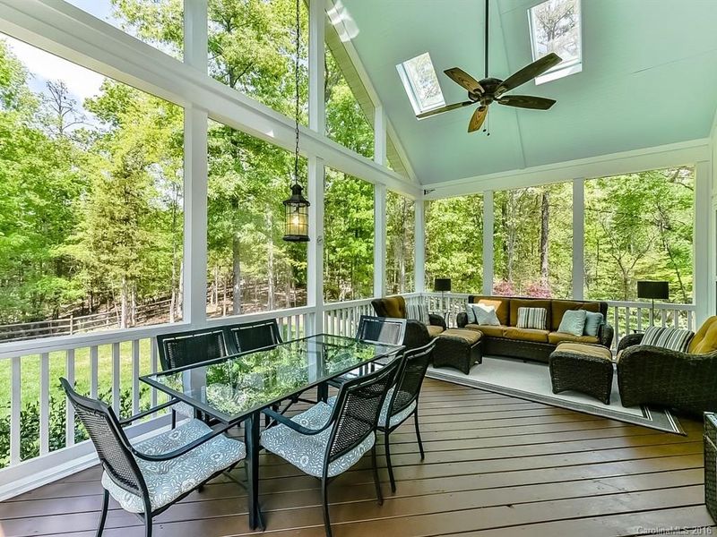 304 Mountainview Dr, Charlotte, NC 28270