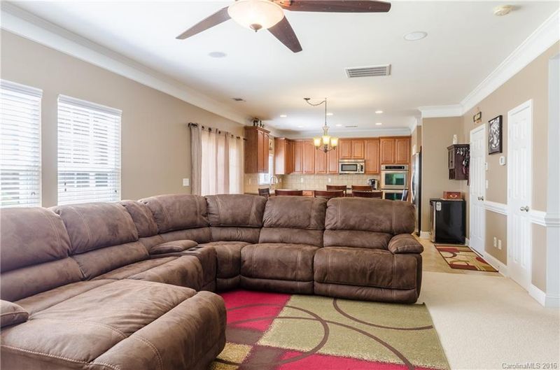 6312 Prosperity Commons Dr, Charlotte, NC 28269