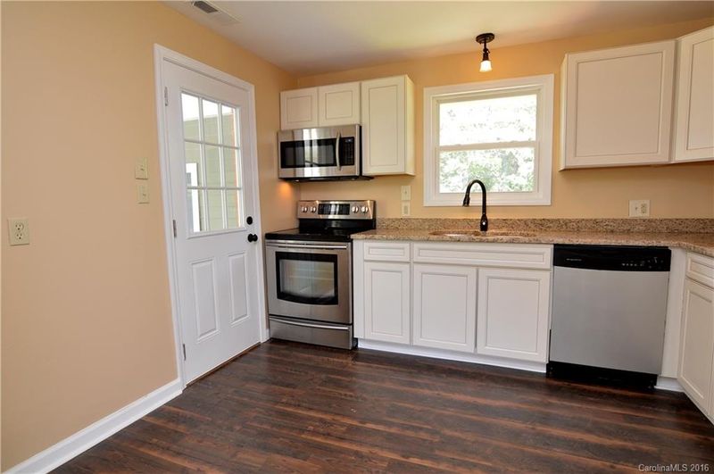 925 Edgemont Ave, Belmont, NC 28012