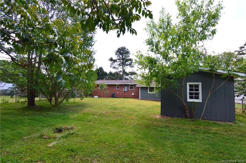 925 Edgemont Ave, Belmont, NC 28012