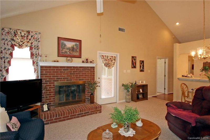 19964 Oak Leaf Cir #19964, Cornelius, NC 28031